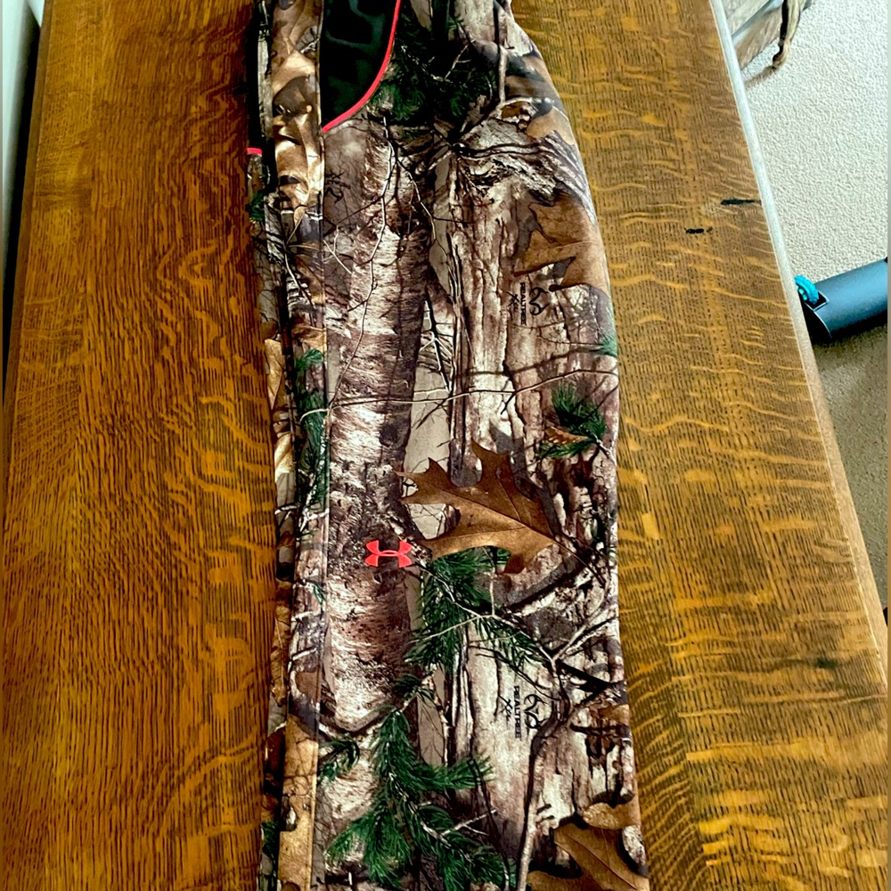Women’s Under Armour Realtree Camo Hunting Pants Size 8 Sweat Pants